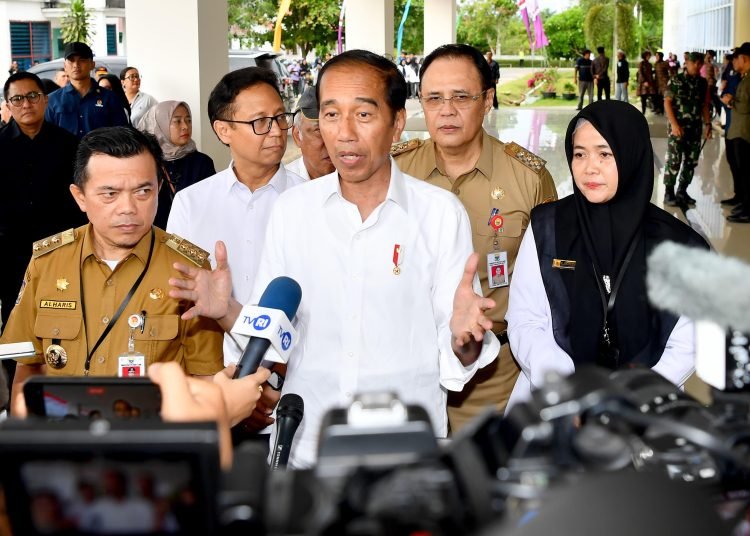Presiden Jokowi Cek Layanan Kesehatan RSUD Sultan Thaha Jambi